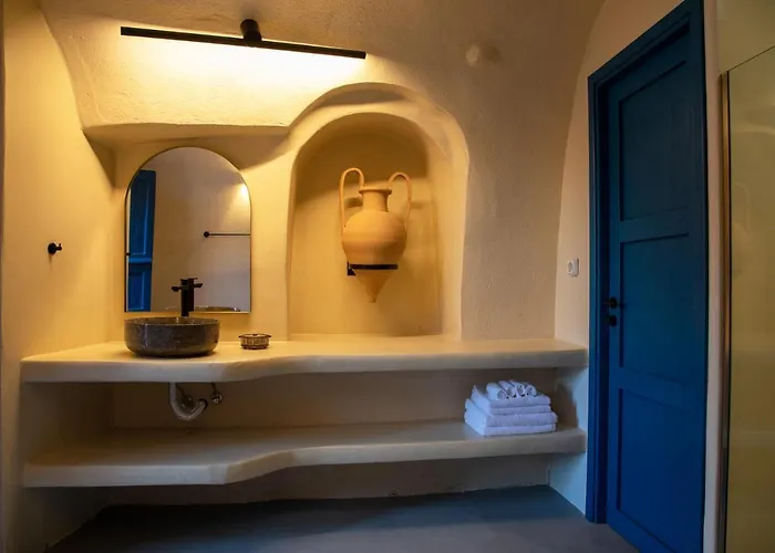 Amphora Oia Santorini *