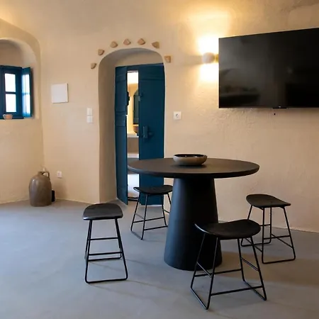 Amphora Oia Santorini Villa *