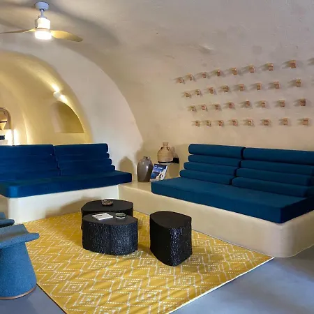 Villa Amphora Oia Santorini