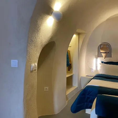 Villa Amphora Oia Santorini