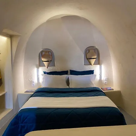 Amphora Oia Santorini Villa *