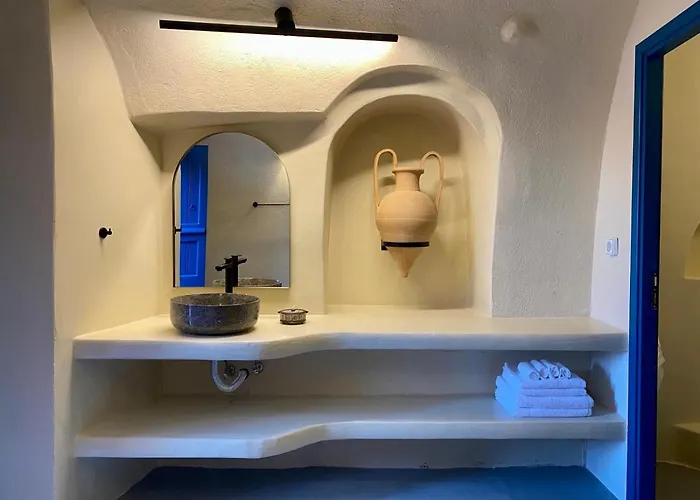 Amphora Oia Santorini *